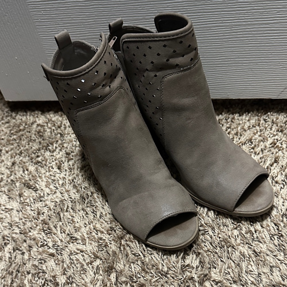 Stylish Women's Peep-Toe Ankle Boots - Brown